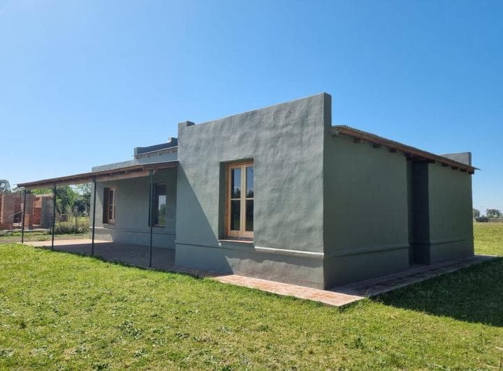 Casa de Campo a Estrenar Sobre Lote de 3800 m² - Saladillo - Zona Mini Zoo - 2