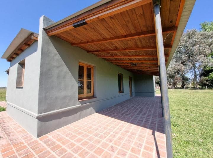 Casa de Campo a Estrenar Sobre Lote de 3800 m² - Saladillo - Zona Mini Zoo - 3