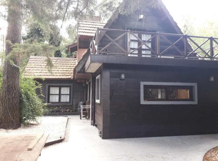 Amplia Casa en El Bosque de Cariló Para 9 Personas. a 5 Cuadras del Centro y La - 3