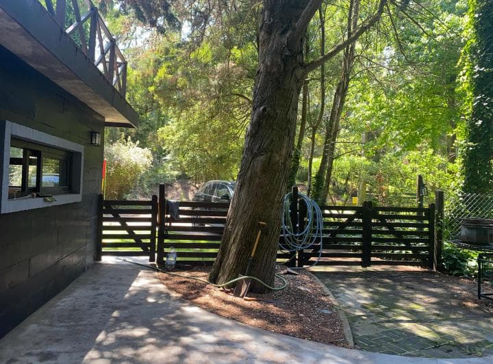 Amplia Casa en El Bosque de Cariló Para 9 Personas. a 5 Cuadras del Centro y La - 4