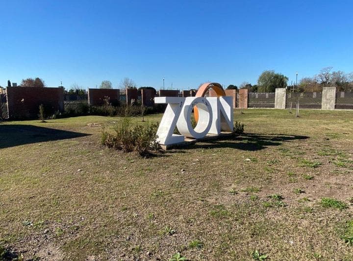 Lote de 200 m², Cuotas en Pesos, Barrio Cerrado en 153 y 41, Todos Los Servicios! - 5