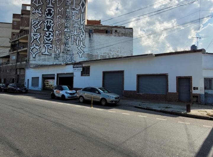 Local/galpon en Venta P/varios Rubros A. Debenedetti Al 3543 Sarandí. - 3