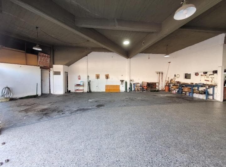 Local/galpon en Venta P/varios Rubros A. Debenedetti Al 3543 Sarandí. - 2