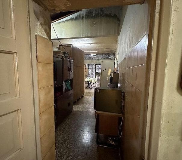 Venta de Casa a Refaccionar Excelente Ubicacion - 5