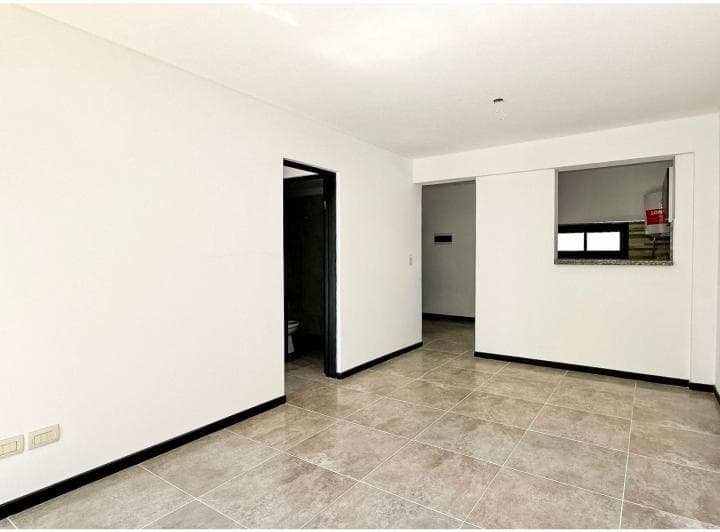 Departamento de 1 Dormitorio C/ Patio - Santiago y 9 de Julio - 2