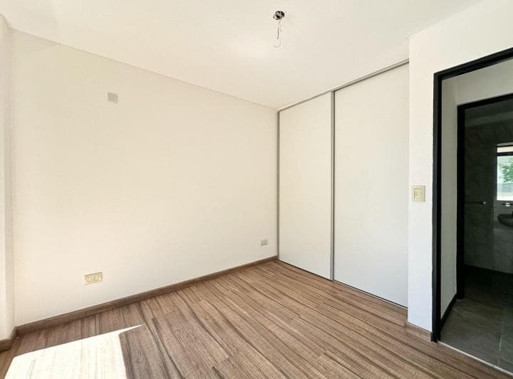Departamento de 1 Dormitorio C/ Patio - Santiago y 9 de Julio - 5
