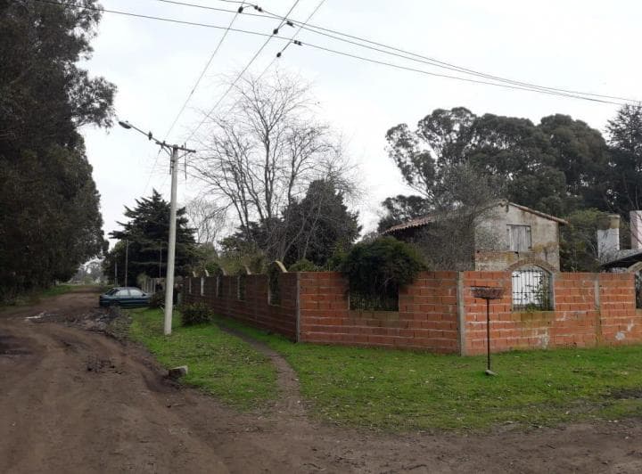 Latorre Prop. Vende Casa Sobre Lote de 2.406 m² - 5