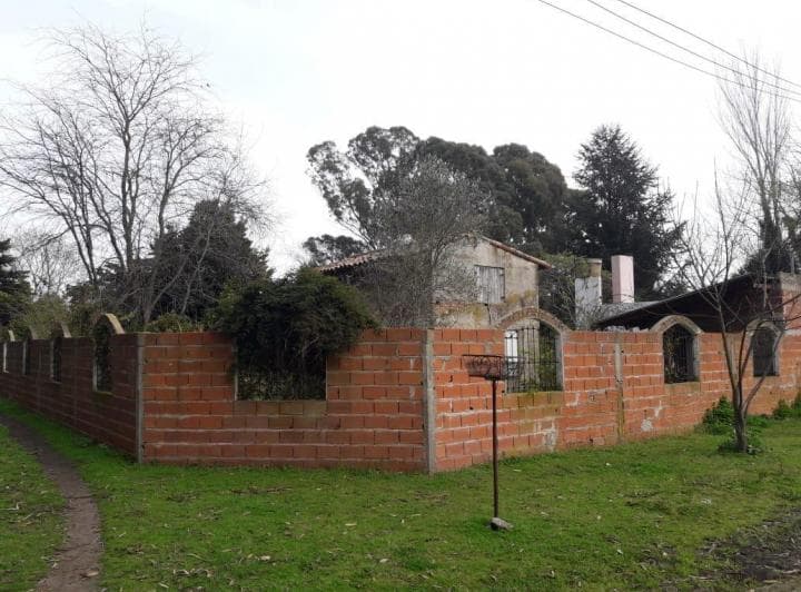 Latorre Prop. Vende Casa Sobre Lote de 2.406 m² - 3