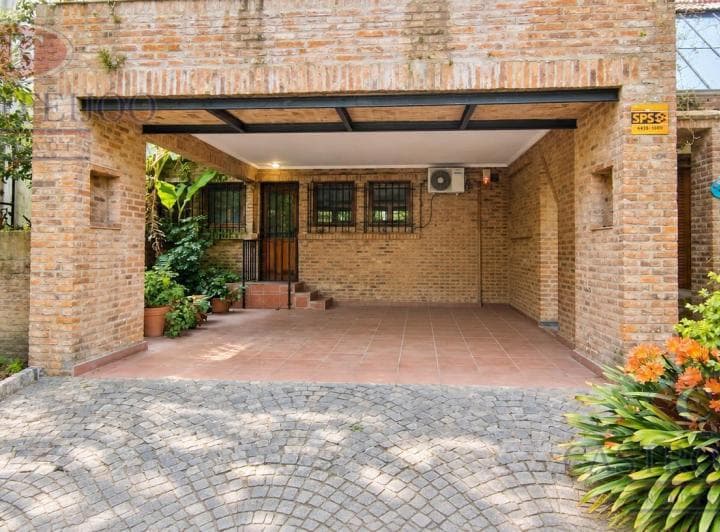 Vicente López | Chalet Sobre 724 m² con Jardín, Pileta y 2 Suites - 3