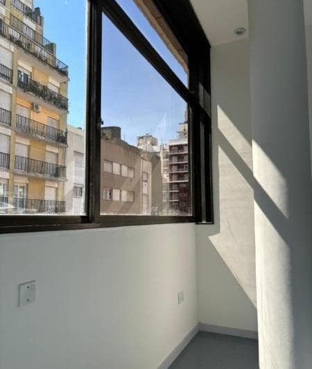 Oficina en Venta - Totalmente Reciclada a La Calle - Zona Centro - 2