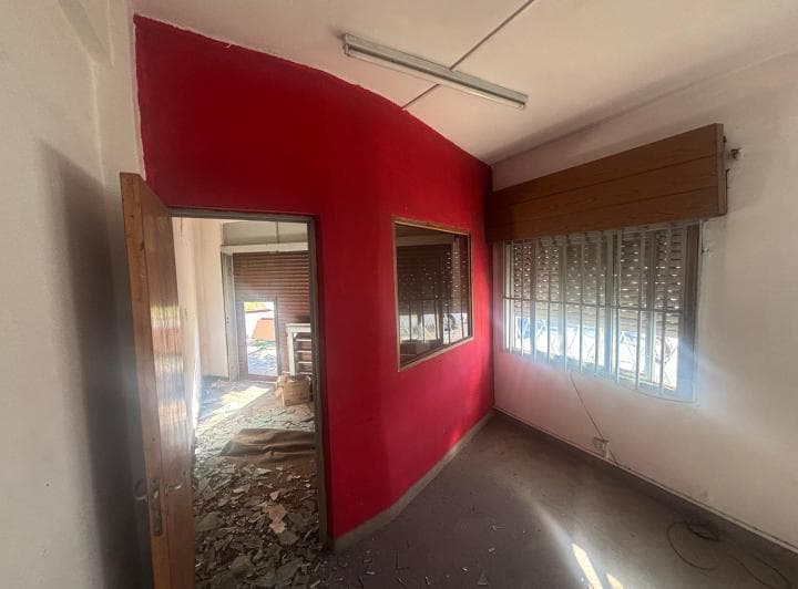 Local Comercial en Venta, Excelente Ubicación, Apto Credito - Morón, Zona Oeste - 5