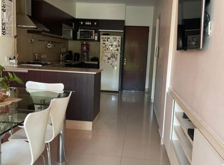 Casa Sobre Lote de 8,66 X 26,50 Cochera 2 Autos Playroom Pileta Suite Vestidor - 4
