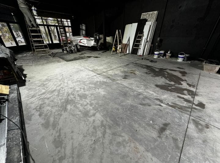 Alquiler o Venta Amplio Local Comercial Libertad y Neuquen - 5
