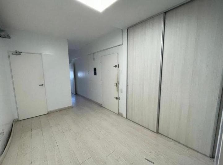Excelente Oficina - en Venta Zona Flores - 2