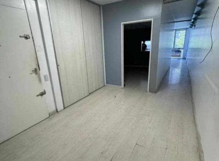 Excelente Oficina - en Venta Zona Flores - 4