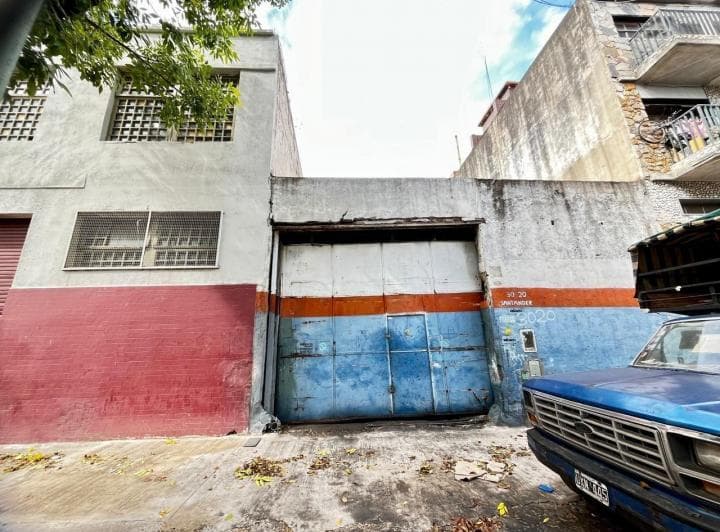 Venta de Terreno en Flores. - 2