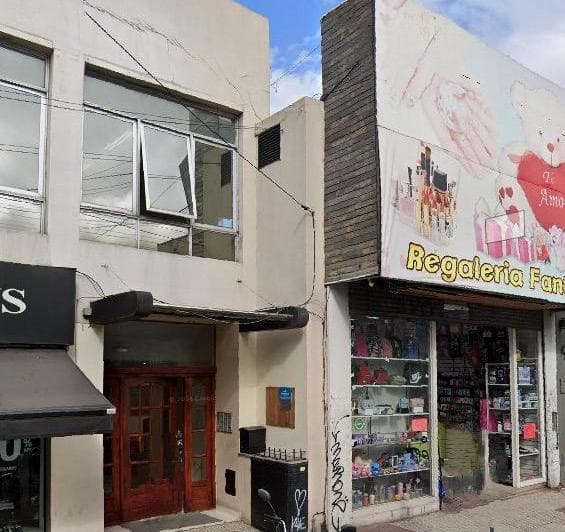 Venta - Oficina o Bien Monoambiente en Moron Centro con Amplio Patio. Excelente Zona Comercial. - 4