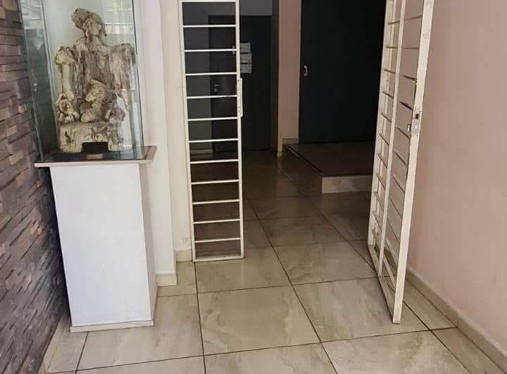 Vendo Oficina en Zona Plaza Colón 120 m Propios Piso Completo con Renta - 2