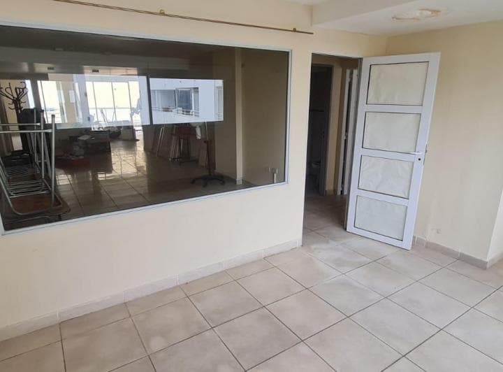 Vendo Oficina en Zona Plaza Colón 120 m Propios Piso Completo con Renta - 5
