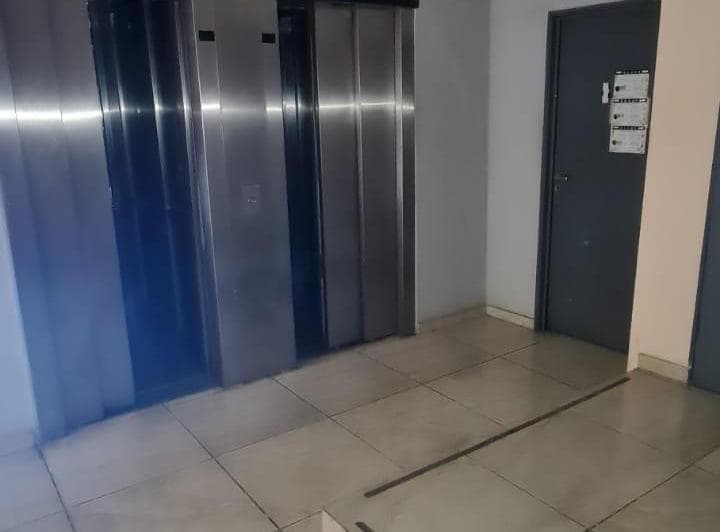 Vendo Oficina en Zona Plaza Colón 120 m Propios Piso Completo con Renta - 3