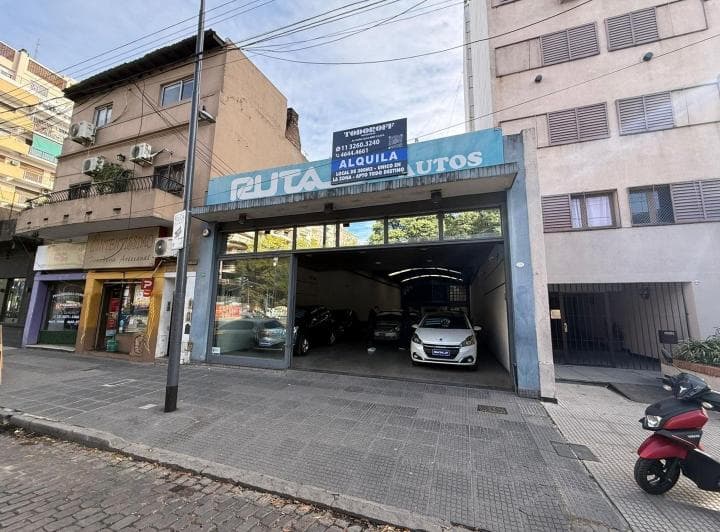 Importante Local Frente a Plaza Los Andes - 2