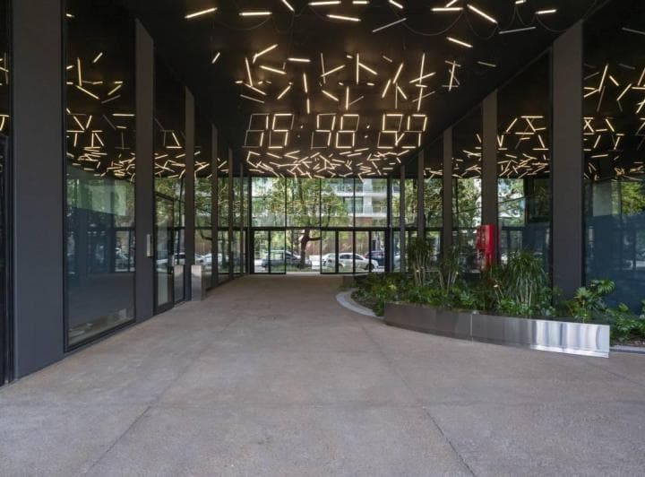 ¡Inversión Premium con Renta! Local Gastronómico de 390 m² Frente a Puerto Madero - 4