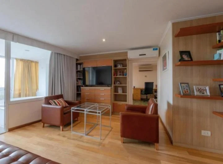 Venta Cinco Dorm. Cochera Pileta - 4