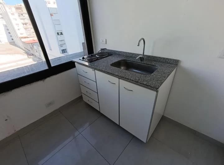 Monoambiente en Alquiler. 6to Piso, Frente ¡Muy Luminoso! - 5