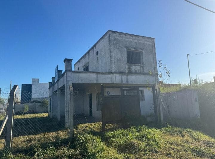 Casa a Terminar a La Venta en Cañuelas - 2