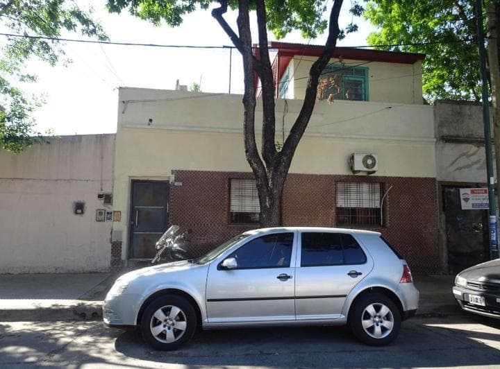 Tiene con Que - PH Al Frente con Espacio Aéreo Propio - 2