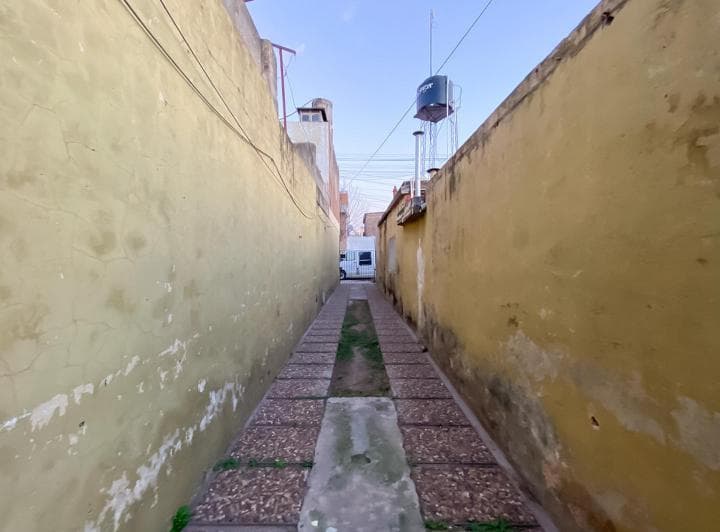 Vendo Casa Interna Única en Barrio Industrial - 2