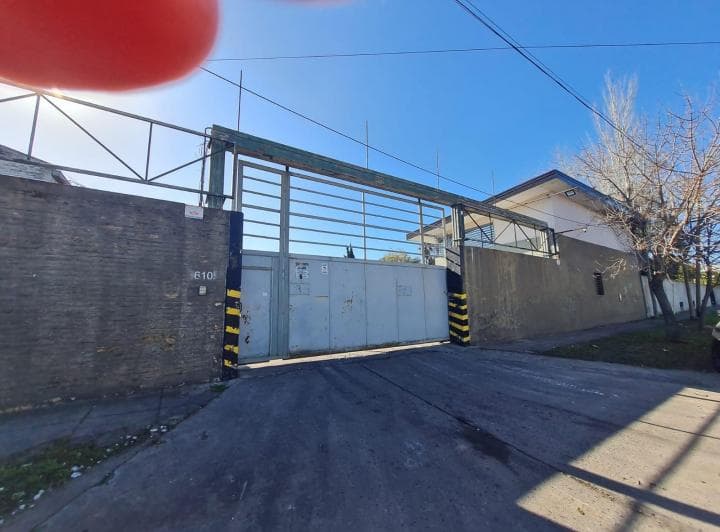 Galpon con Oficinas 141 y 44 - 3