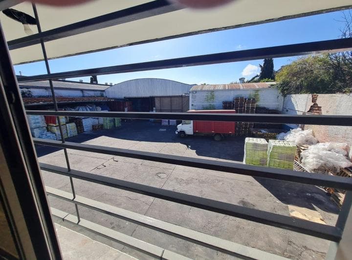 Galpon con Oficinas 141 y 44 - 5