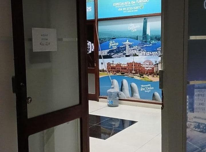 Venta Local C/entrepiso Zona Peatonal Floria - Galeria Center - 2