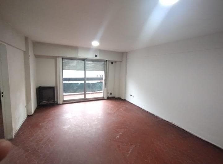 Deparatamento de 3 Ambientes en Alquiler Excelente Ubicacion - 2