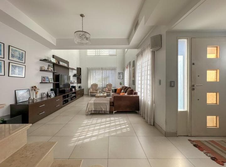 Casa en Venta en Lanús Este 4 Ambientes con Patio y Piscina Apto Credito - 2
