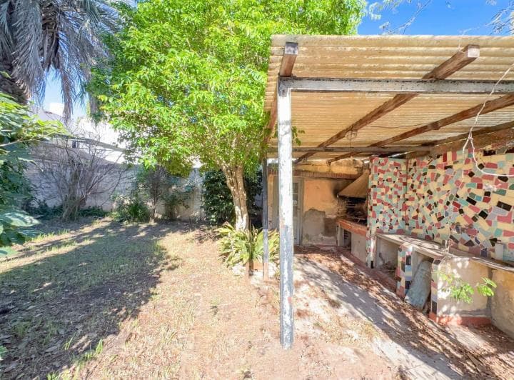 Casa 3 Dorm., Cocina Separada, Enorme Jardin, Abasto - 3