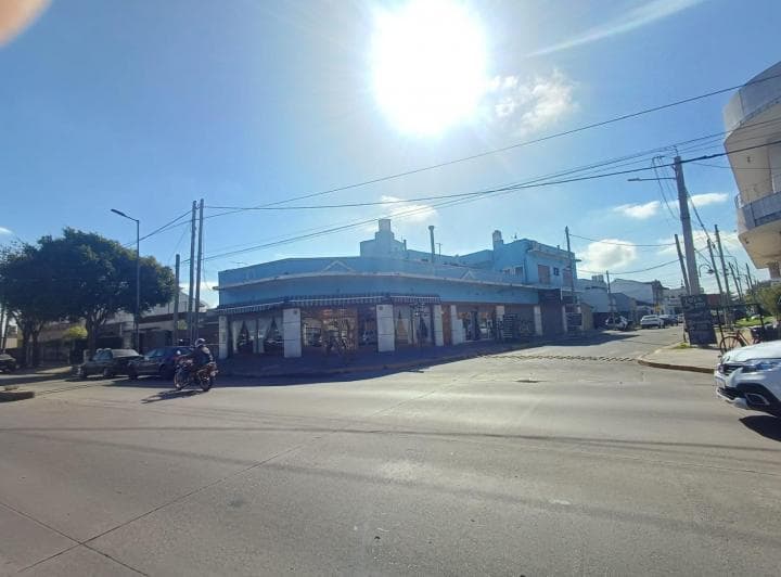 Venta de Edificio Comercial en Bloque - 2