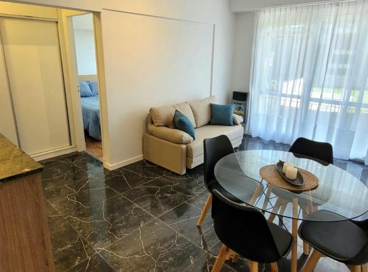 Venta/ Departamento 2 Ambientes a La Calle/ Mar del Plata - 2