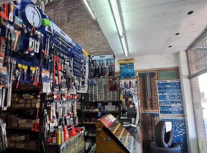Venta Local Comercial Departamentos Cocheras - Moreno Centro - Pba - 5