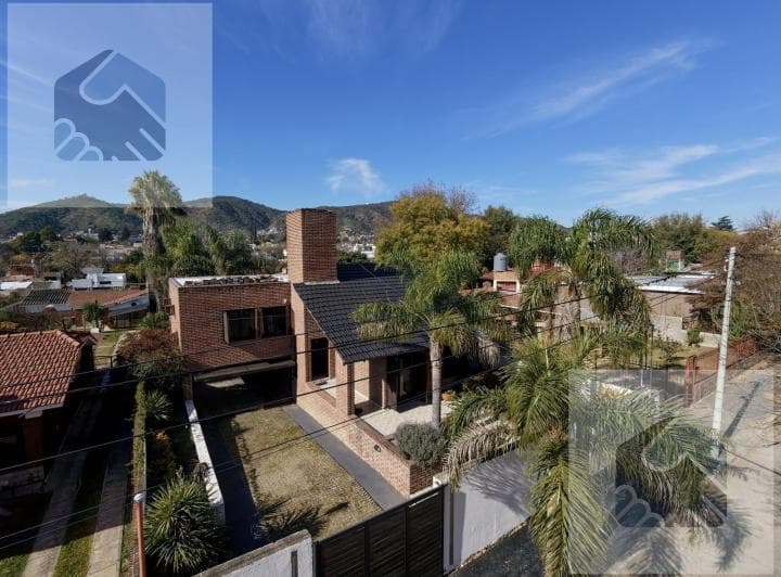 Casa en Venta en Barrio Miguel Muñoz con 4 Dorm. y Pileta. - 3