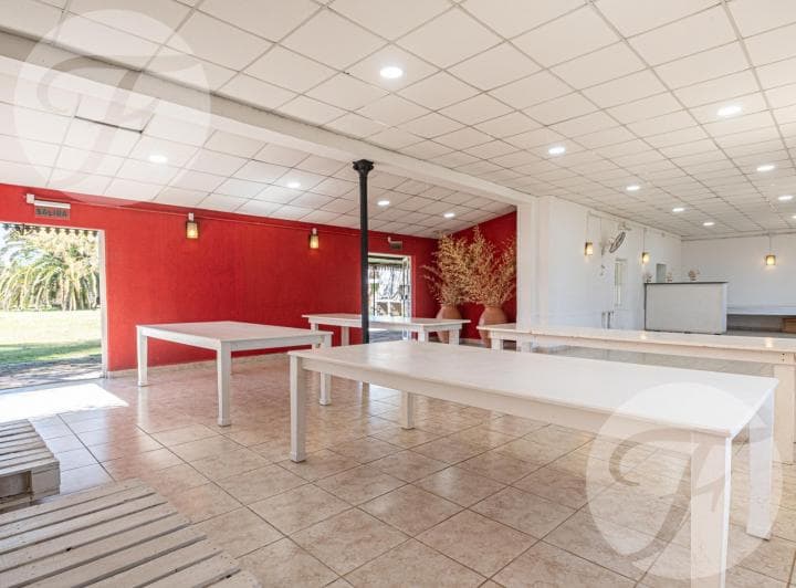 Venta de Salón de Usos Múltiples Habilitado - 150 m² Cubiertos con Arboleda Autóctona - Santa Lucia - 2