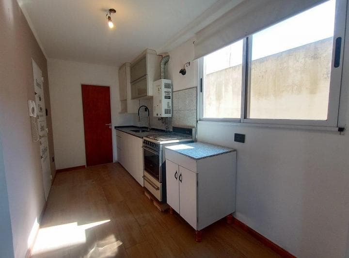 Venta Departamento 2 Dormit Cochera B° Martin - 4