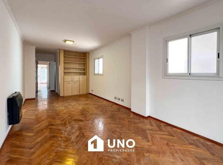 Piso Exclusivo de 3 Dorm. con Balcón Terraza y Dos Cocheras. Apto Crédito Hipotecario. - 2