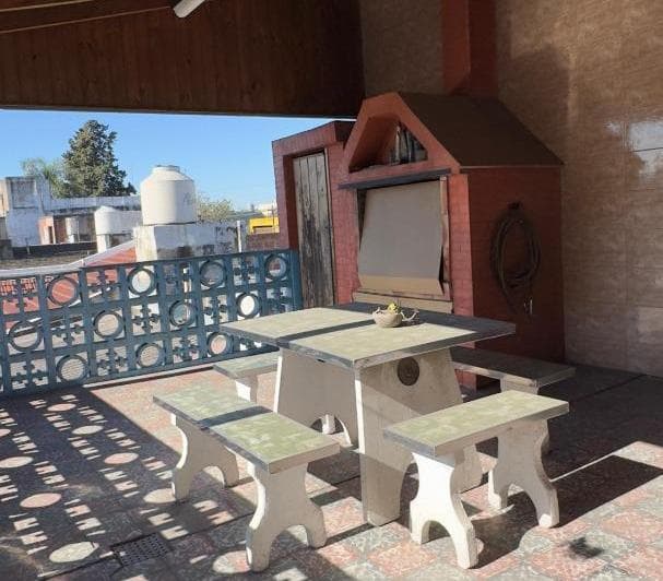Venta en Block 2 Locales Comerciales + Vivienda 4 Ambientes - 3