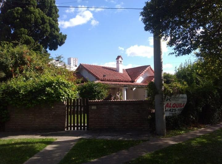 Dos Dorm. con Jardin y Pileta en Fisherton - 2