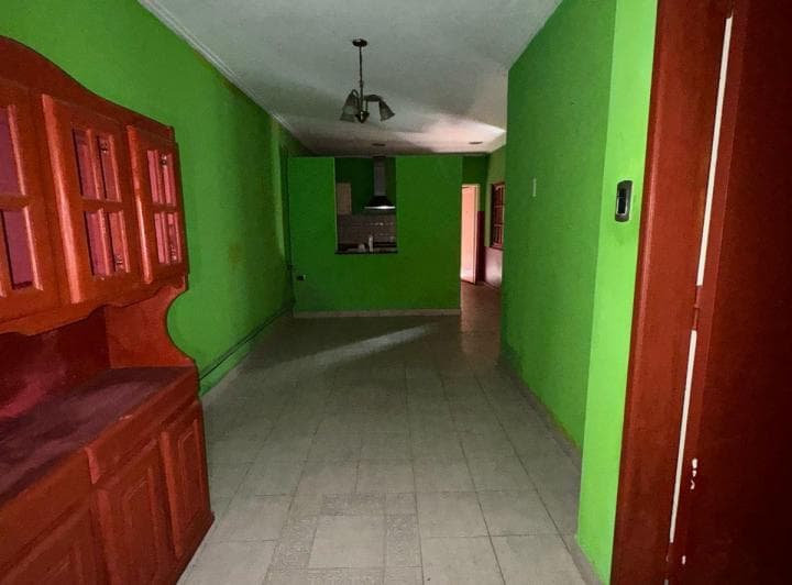 Casa Amplia en Los Hornos - 4