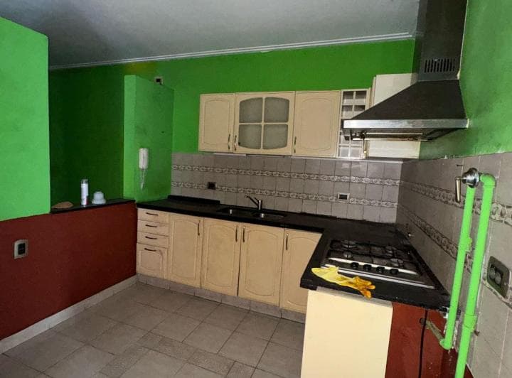Casa Amplia en Los Hornos - 5
