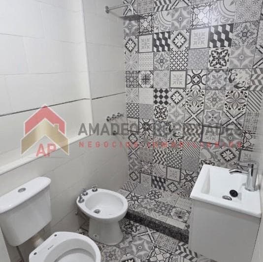 Monoamb en Planta Baja con Patio Al Contrafrente a Estrenar. Ubicado en San Martin 632, Lomas de Zam - 5
