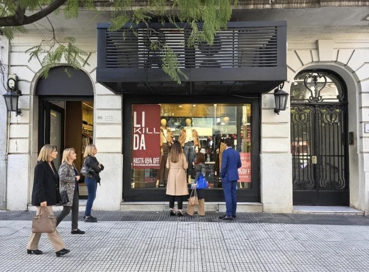 Recoleta - Venta - Local - Comercial - Premium - Vidriera - Amplio Sotan - 2